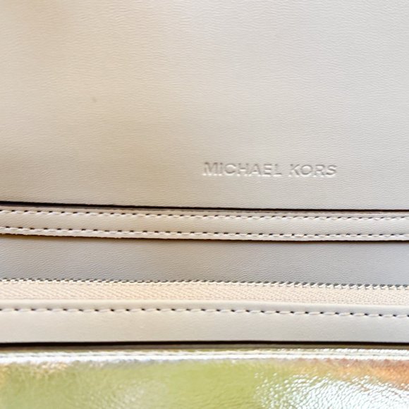 Michael Kors Jet Set Item Large Zip Around Wallet Crossbody Bag Silver - Picture 6 of 9